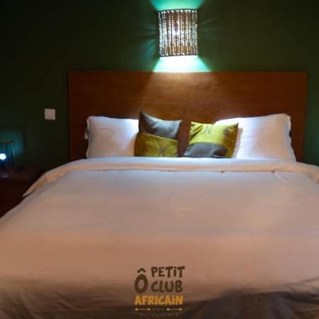 O Petit Club Africain Dakar Bed and Breakfast Buitenkant foto